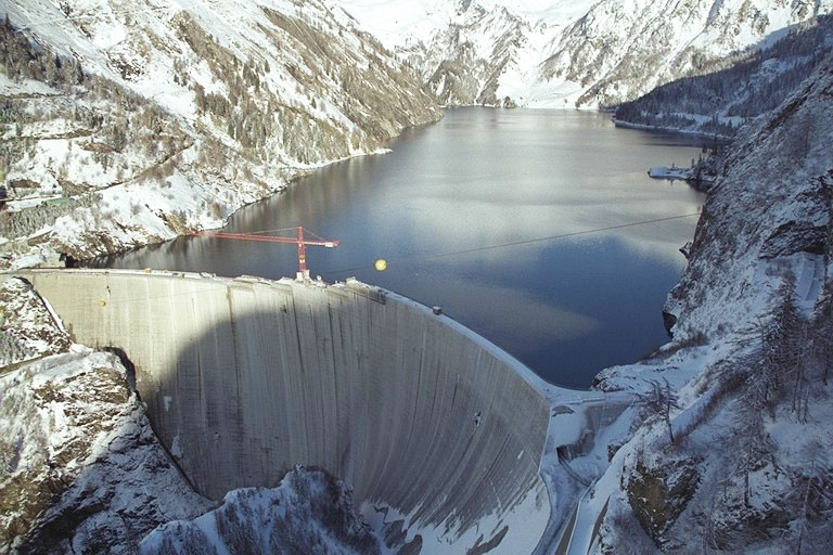 La Suisse a-t-elle besoin de barrages et retenues supplémentaires ?