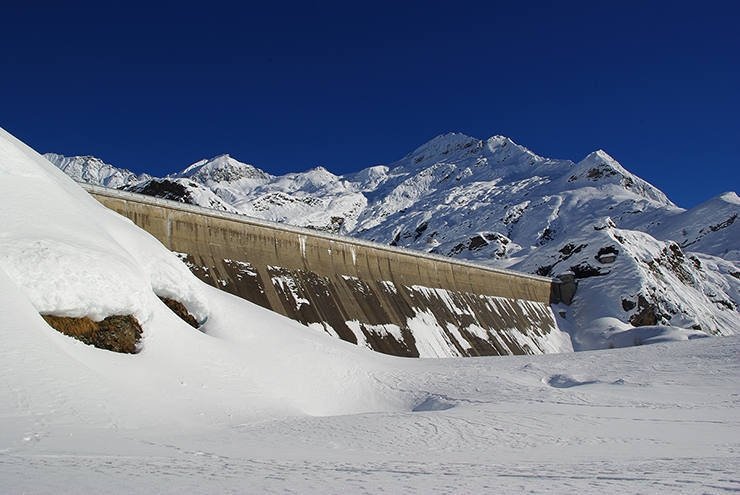 Hydropower and glacier retreat: what is at stake?